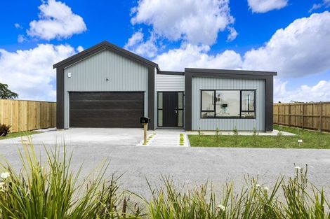 Photo of property in 75 Clarks Beach Road, Clarks Beach, 2122