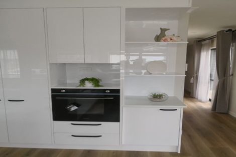 Photo of property in 2 Lavey Road, Flat Bush, Auckland, 2019