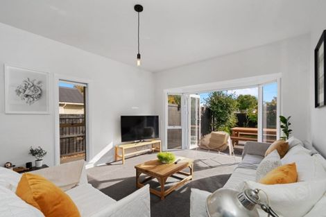 Photo of property in 64 Jeffreys Road, Fendalton, Christchurch, 8052