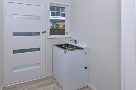 Photo of property in 3 Carbery Place, Manurewa, Auckland, 2102