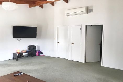 Photo of property in 74 Motu Road, Kumeu, 0891