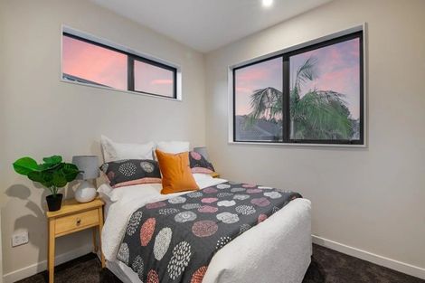 Photo of property in 2/114 Saddleback Rise, Murrays Bay, Auckland, 0630