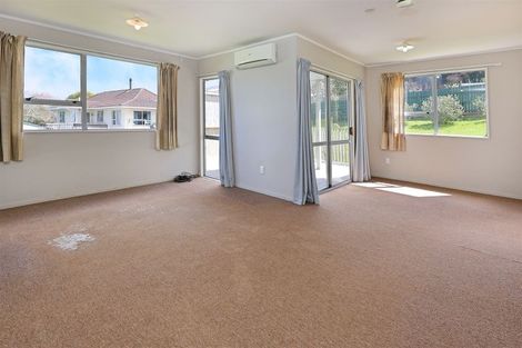 Photo of property in 54 Donovan Avenue, Massey, Auckland, 0614