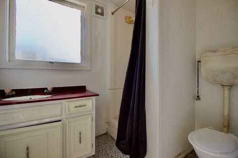 Photo of property in 5 Norman Road, Titirangi, Auckland, 0604