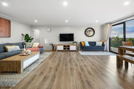 Photo of property in 24 Te Tiireke Drive, Glenview, Hamilton, 3206