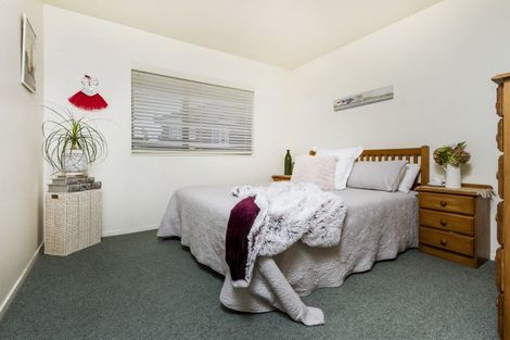 Photo of property in 12b/1 Coronation Street, Belmont, Auckland, 0622
