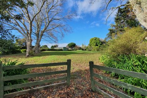 Photo of property in 1124 Sandspit Road, Sandspit, Warkworth, 0982