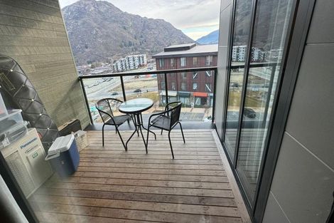 Photo of property in Wyndham Gardens Apartments, 30 Red Oaks Drive, Frankton, Queenstown, 9300