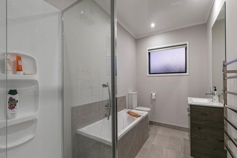 Photo of property in 41 Maka Terrace, Orewa, 0931