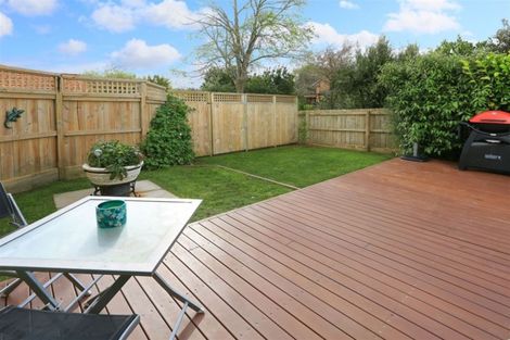 Photo of property in 8 Graven Court, Henderson, Auckland, 0612