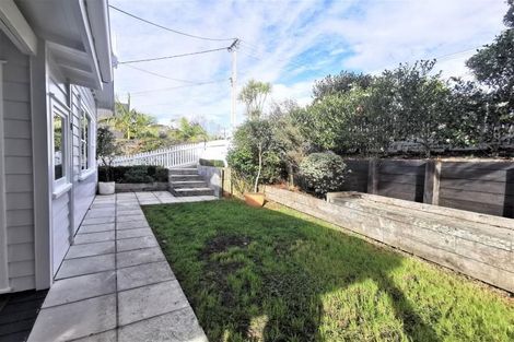 Photo of property in 46 Colonial Road, Birkenhead, Auckland, 0626