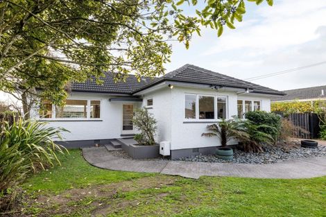 Photo of property in 26 Forest Lake Road, Forest Lake, Hamilton, 3200