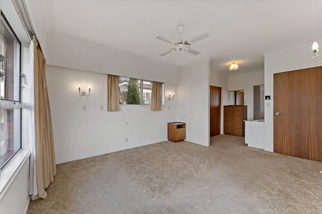 Photo of property in 40 Montgomery Avenue, Rothesay Bay, Auckland, 0630