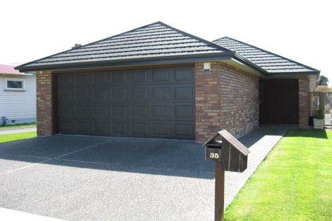 Photo of property in 35a Saint Ronans Avenue, Waterloo, Lower Hutt, 5011