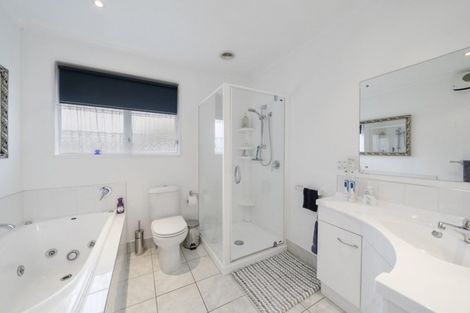 Photo of property in 22 Gray Avenue, Paraparaumu Beach, Paraparaumu, 5032