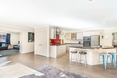 Photo of property in 5 Ernest Shackleton Place, Waiuku, 2123