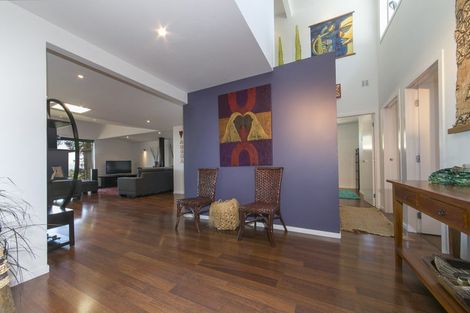 Photo of property in 56 Hollywood Avenue, Titirangi, Auckland, 0604