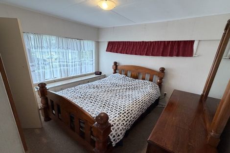 Photo of property in 81 Kenmore Street, Newlands, Wellington, 6037