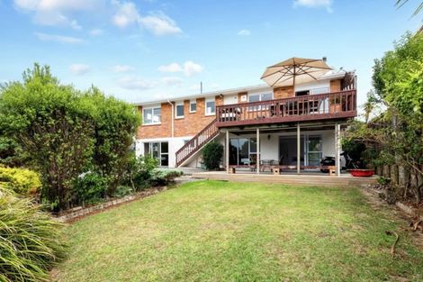 Photo of property in 21 Bert Wilson Place, Cockle Bay, Auckland, 2014