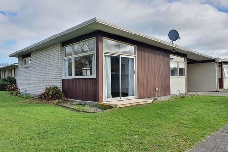 Photo of property in 6 Westhaven Grove, Takaro, Palmerston North, 4412