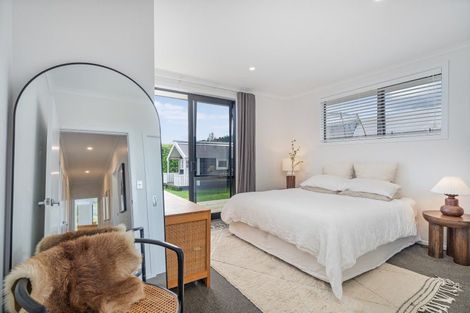 Photo of property in 5 Victoria Street, Coromandel, 3506