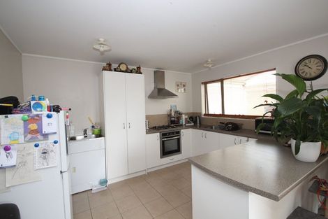Photo of property in 625b Swanson Road, Swanson, Auckland, 0612