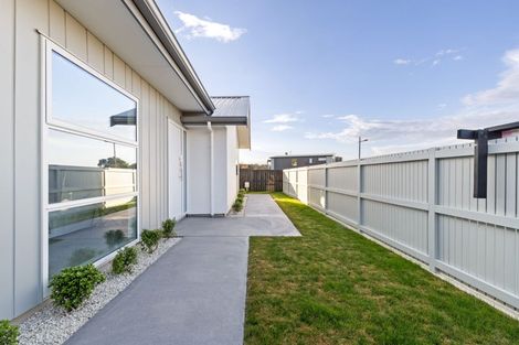 Photo of property in 5 Mangatainoka Lane, Awapuni, Palmerston North, 4412
