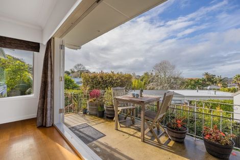Photo of property in 17 Bevyn Street, Castor Bay, Auckland, 0620