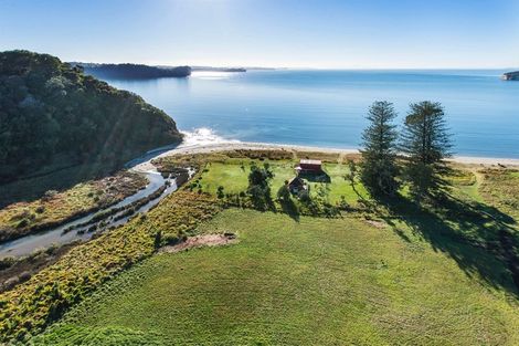 Photo of property in 30 Taha Puke Road, Okura Bush, Silverdale, 0794