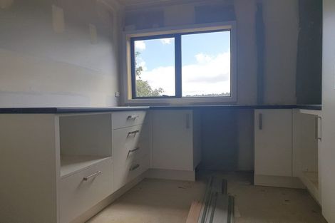 Photo of property in 9 Lowry Heights, Stokes Valley, Lower Hutt, 5019