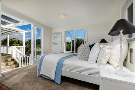 Photo of property in 18 Kenmure Avenue, Forrest Hill, Auckland, 0620