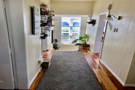 Photo of property in 36 Evans Bay Parade, Roseneath, Wellington, 6021