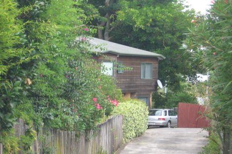 Photo of property in 2/12 Sunhaven Avenue, Glenfield, Auckland, 0629