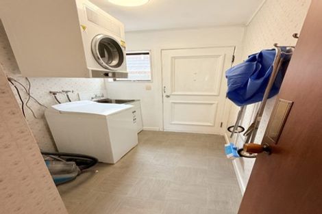 Photo of property in 2 Flint Way, Northland, Wellington, 6012