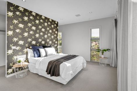Photo of property in 1 Gleneagles Way, Waiwhakaiho, New Plymouth, 4312