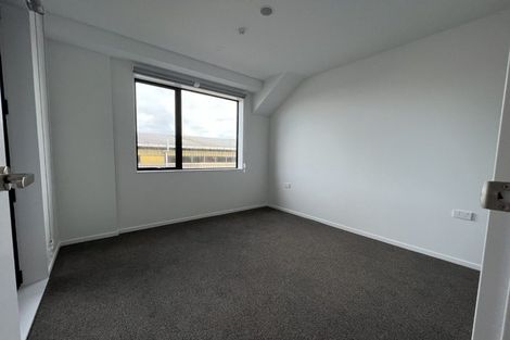 Photo of property in 208/28c Eileen Newey Place, Henderson, 0612