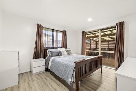 Photo of property in 3 Jever Place, Massey, Auckland, 0614