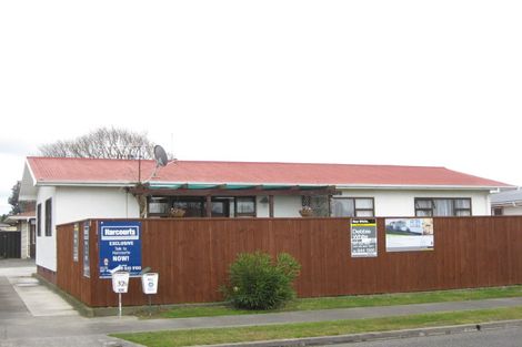 Photo of property in 32 Magdalen Crescent, Pirimai, Napier, 4112