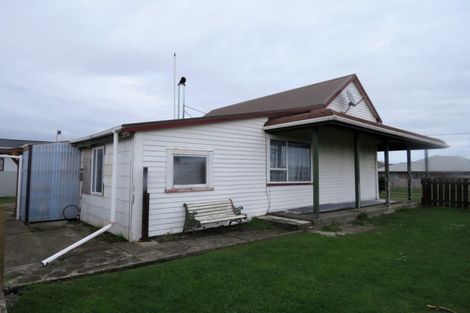 Photo of property in 127 Peel Street, Westport, 7825