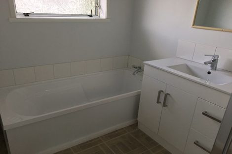 Photo of property in 1/18 Sunnynook Road, Sunnynook, Auckland, 0620