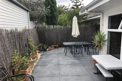 Photo of property in 3/11 Meeanee Quay, Westshore, Napier, 4110