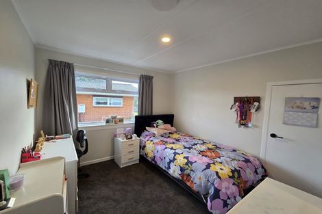 Photo of property in 11 Truby King Street, Merrilands, New Plymouth, 4312