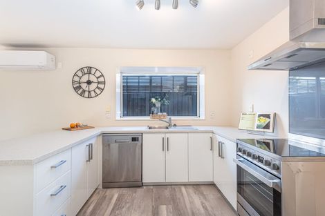Photo of property in 116 Yaldhurst Road, Sockburn, Christchurch, 8042