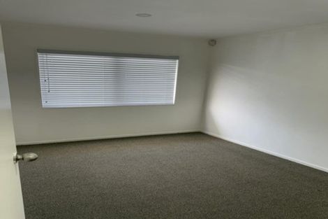 Photo of property in 2/224 Massey Road, Mangere East, Auckland, 2024