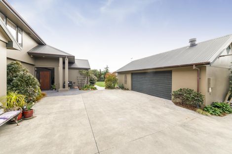 Photo of property in 172 Kelvin Grove Road, Kelvin Grove, Palmerston North, 4414