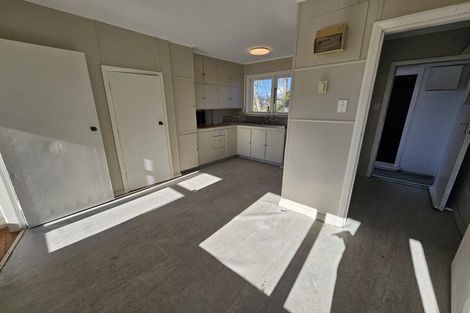 Photo of property in 85-87 Banks Street, Marfell, New Plymouth, 4310