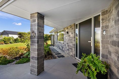 Photo of property in 6 Summerfield Way, Parahaki, Whangarei, 0112