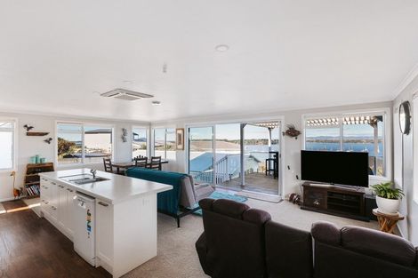 Photo of property in 35 Coppelia Avenue, Omokoroa, 3114