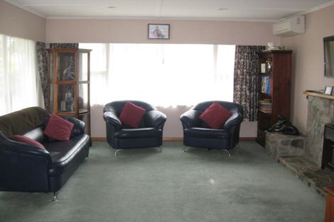 Photo of property in 5 James Street, Dannevirke, 4930