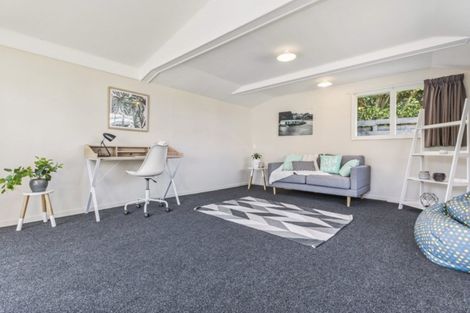 Photo of property in 8 Carbery Place, Manurewa, Auckland, 2102